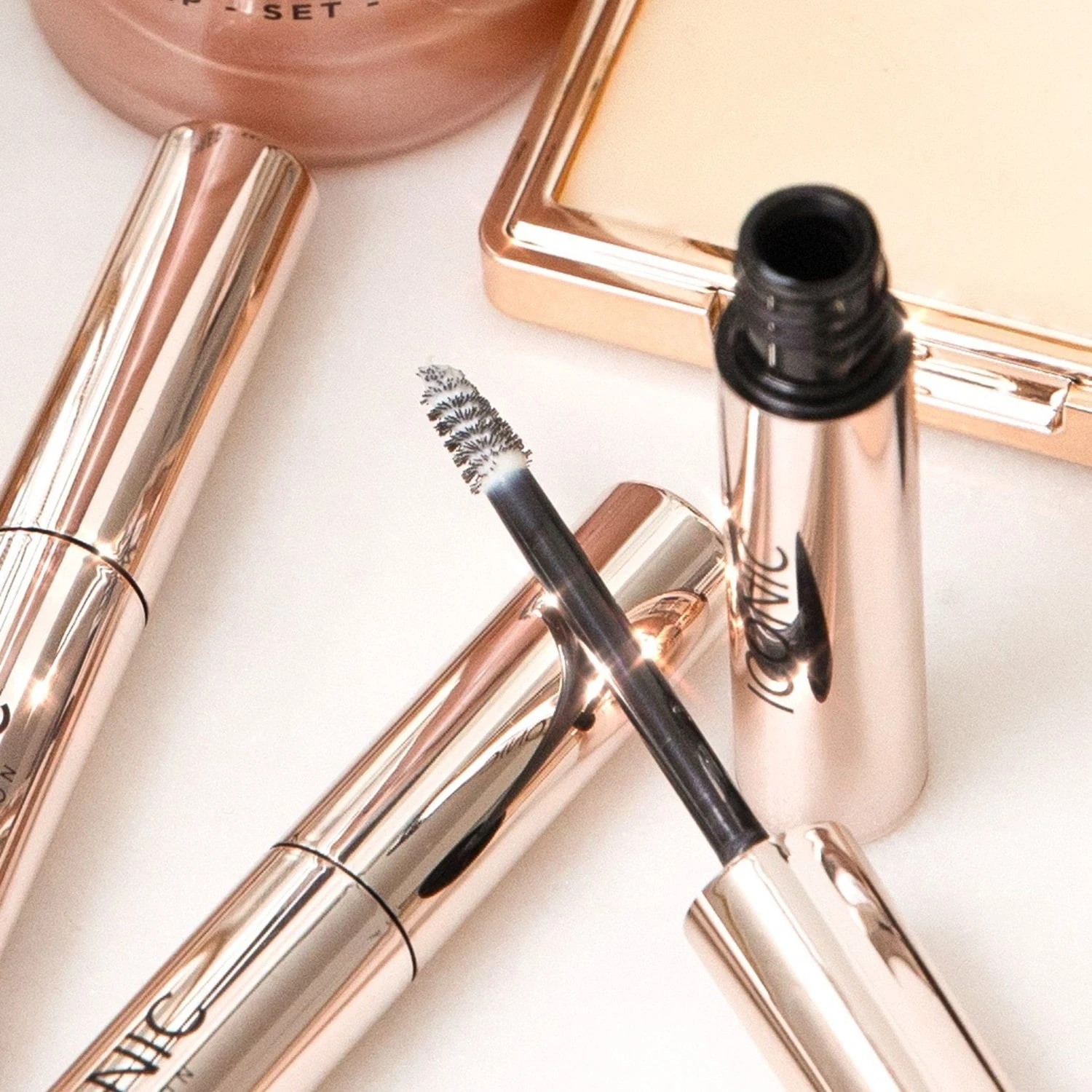 ICONIC LONDON Liquid Brow Silk 5 ICONIC LONDON Liquid Brow Silk - Afbeelding 3